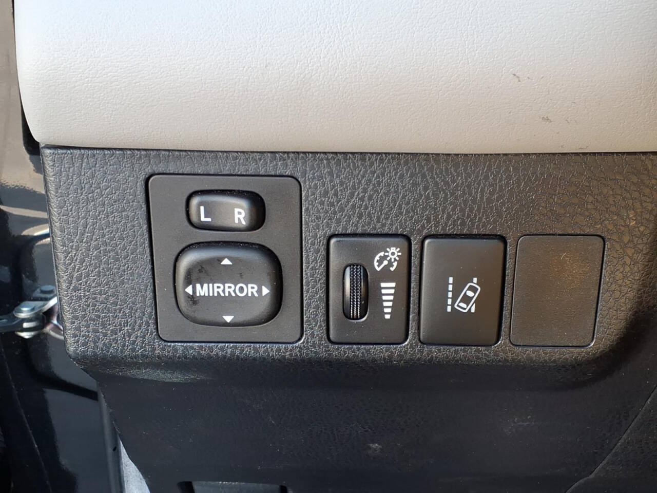 Used 2016 Toyota RAV4 XLE w/ Convenience Package AWD/4WD image 27