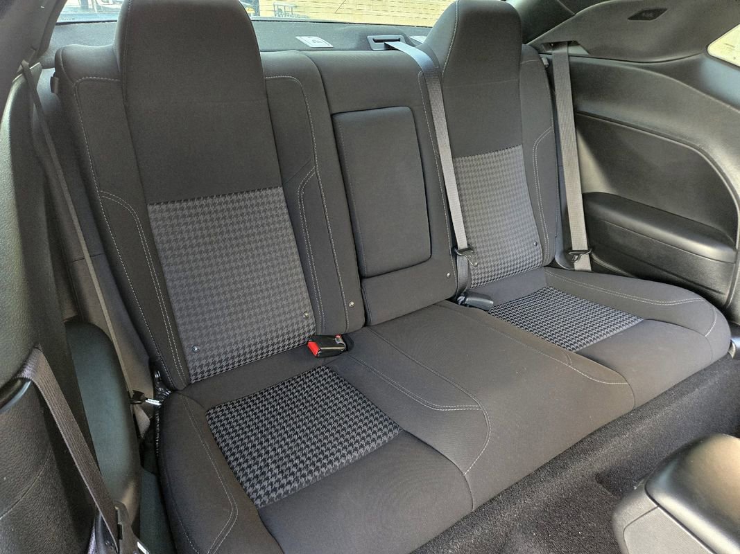 Used 2022 Dodge Challenger SXT image 34