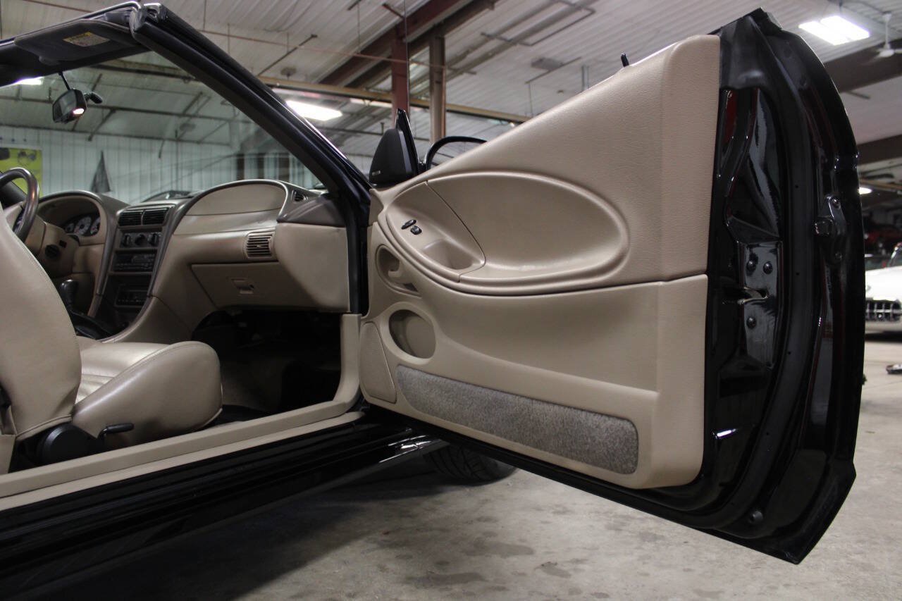 Used 1999 Ford Mustang Cobra RWD image 39