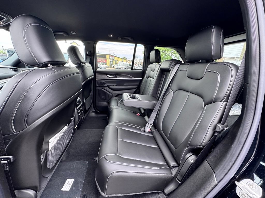New 2026 Jeep Grand Cherokee Limited AWD/4WD image 15