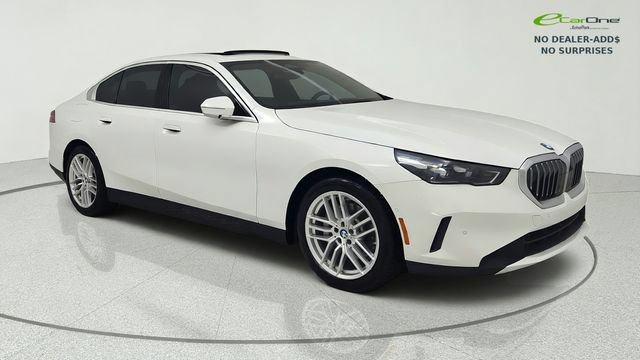 Used 2024 BMW 530i w/ Premium Package RWD image 1