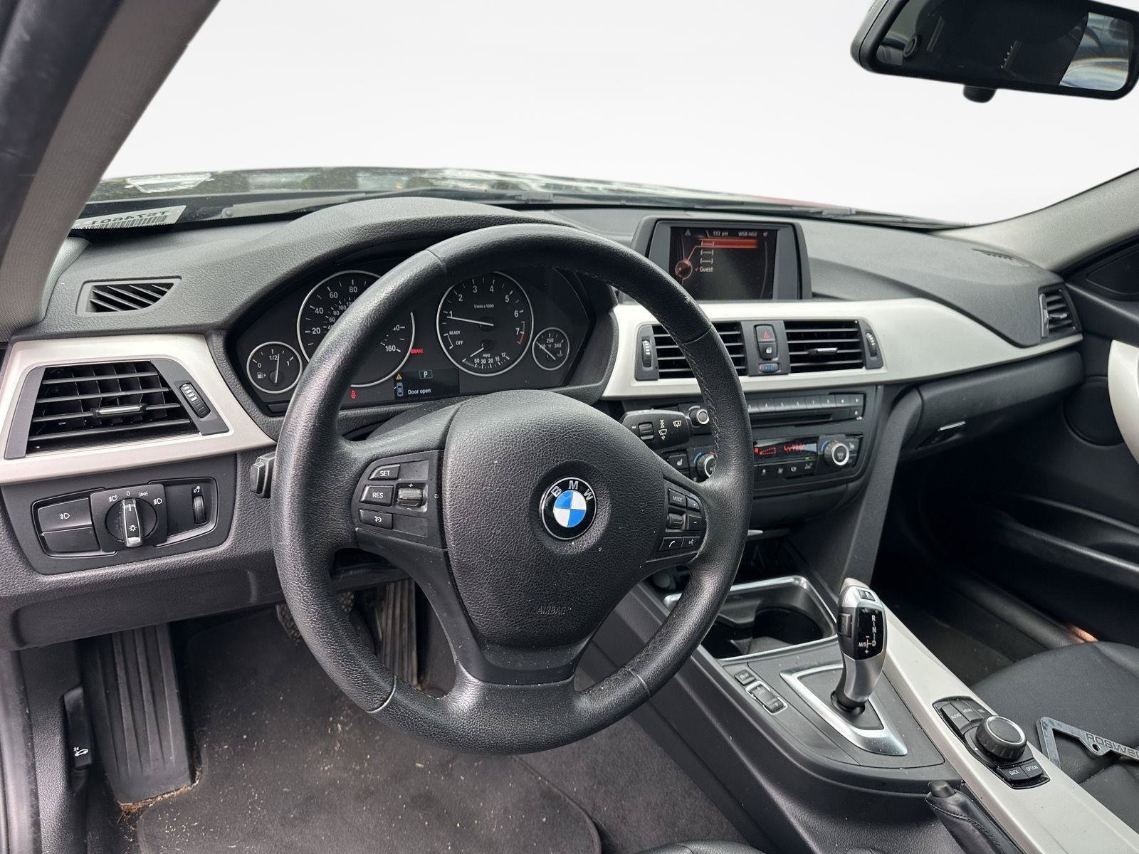Used 2015 BMW 320i xDrive Sedan AWD/4WD image 10
