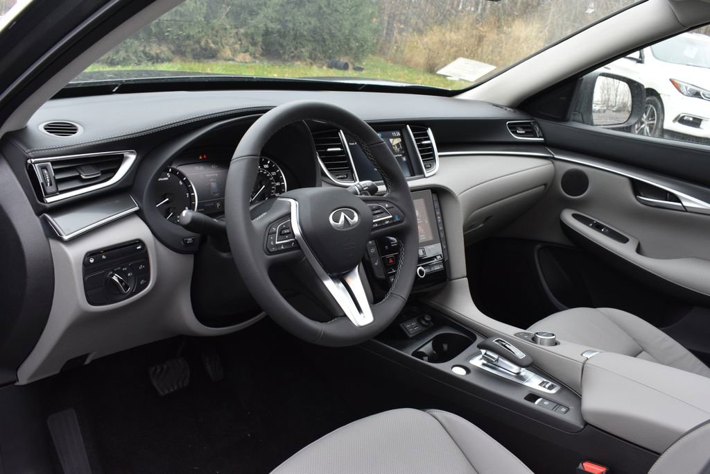 New 2025 INFINITI QX50 Luxe image 12