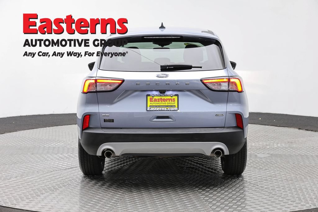 Used 2022 Ford Escape SE w/ Convenience Package FWD image 6