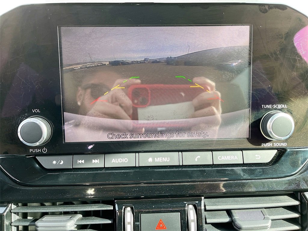 Used 2022 Nissan Pathfinder SV image 13