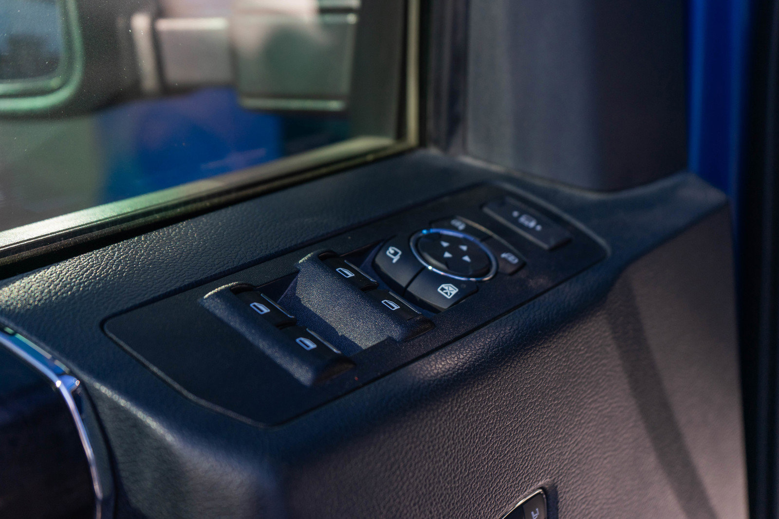 Used 2022 Ford F250 Lariat w/ Black Appearance Pkg image 19