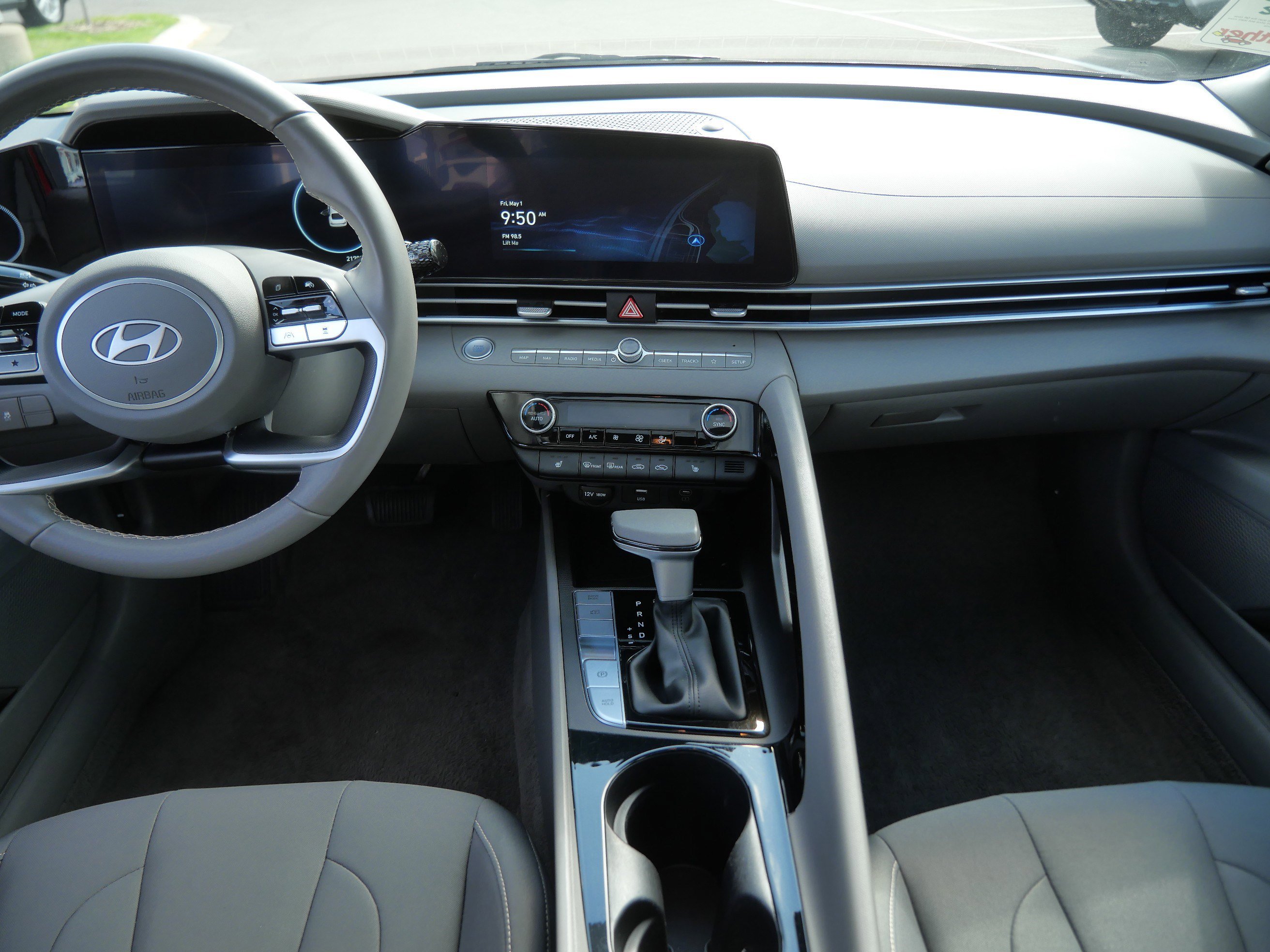 Used 2025 Hyundai Elantra SEL FWD image 10