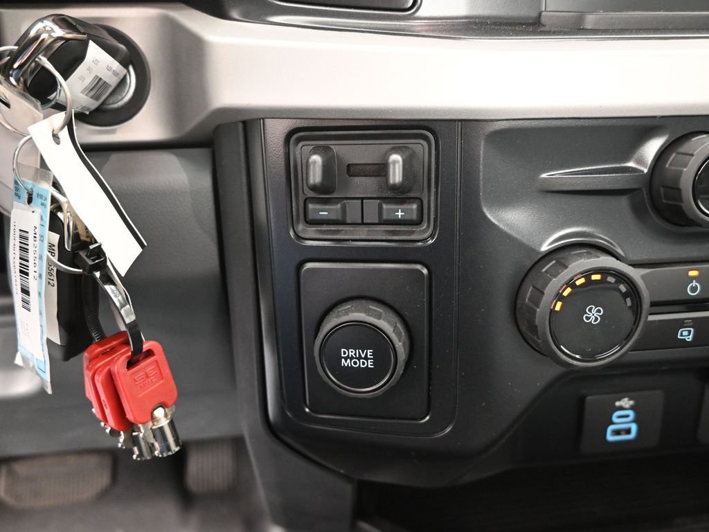New 2025 Ford F450 XL w/ XL Chrome Package RWD image 14