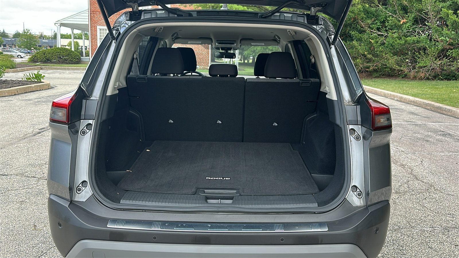 Certified 2023 Nissan Rogue SV AWD/4WD image 6