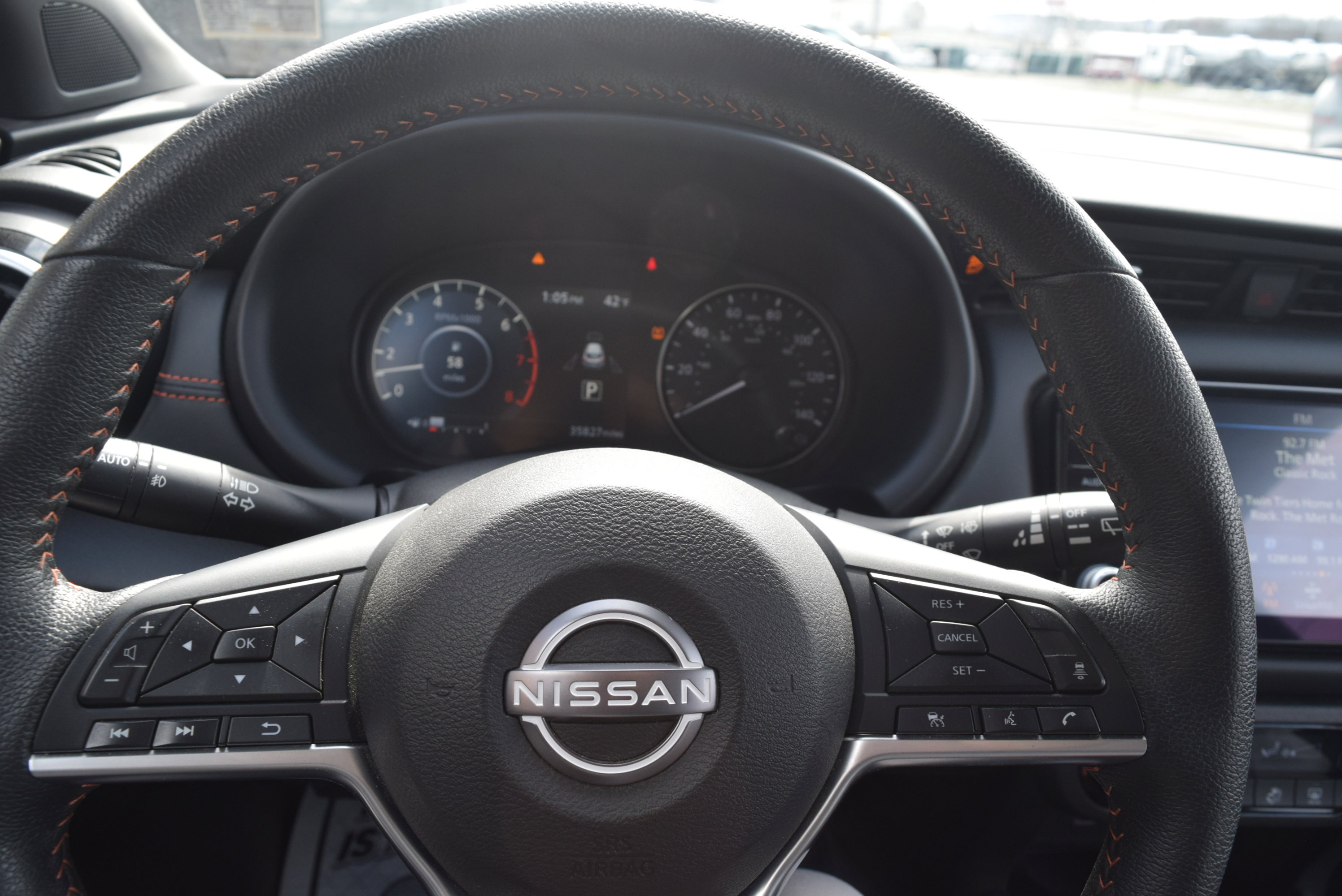 Used 2023 Nissan Kicks SR w/ SR Premium Package image 12