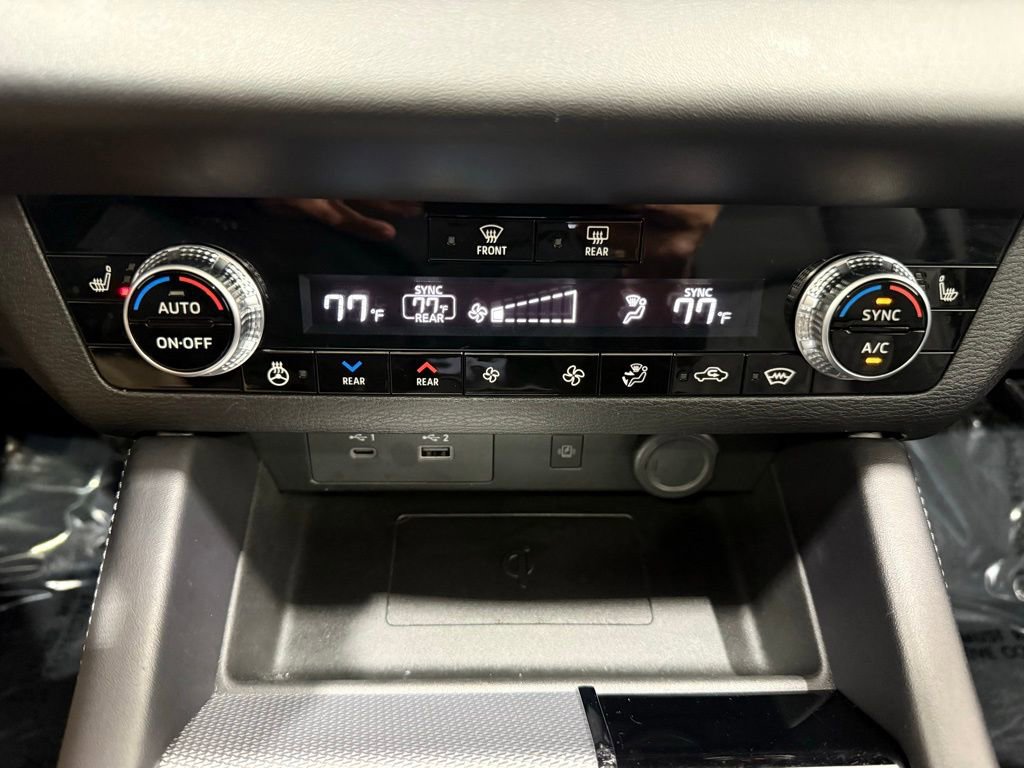 Used 2024 Mitsubishi Outlander SEL Black Edition image 38