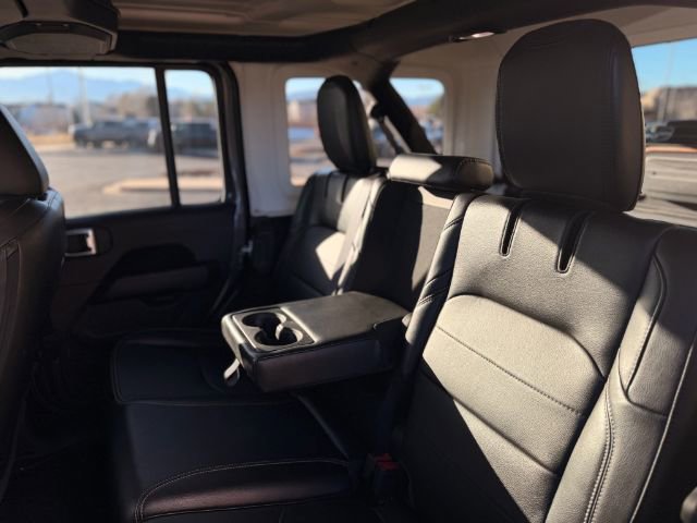 Used 2022 Jeep Wrangler Unlimited Sahara w/ Cold Weather Group AWD/4WD image 19