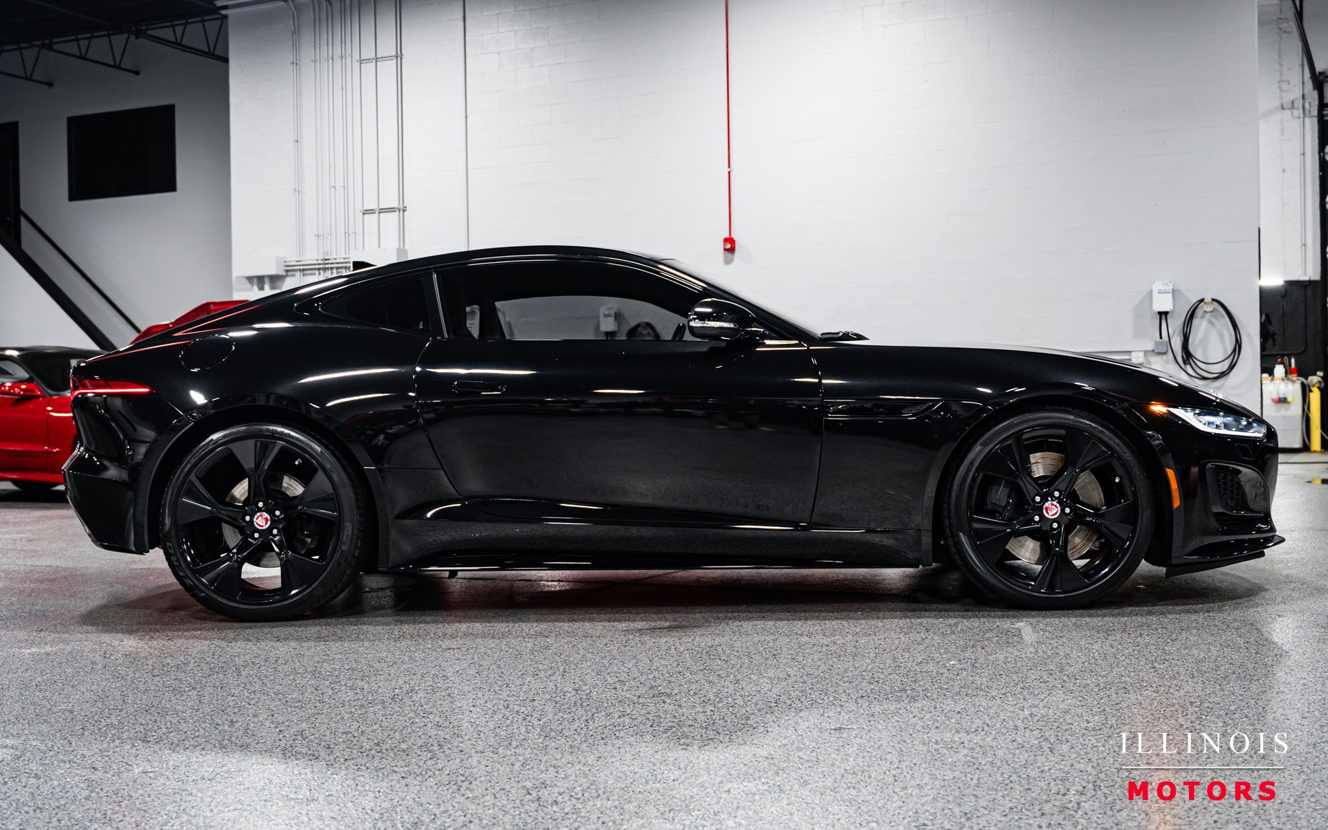 Used 2021 Jaguar F-TYPE R-Dynamic image 6