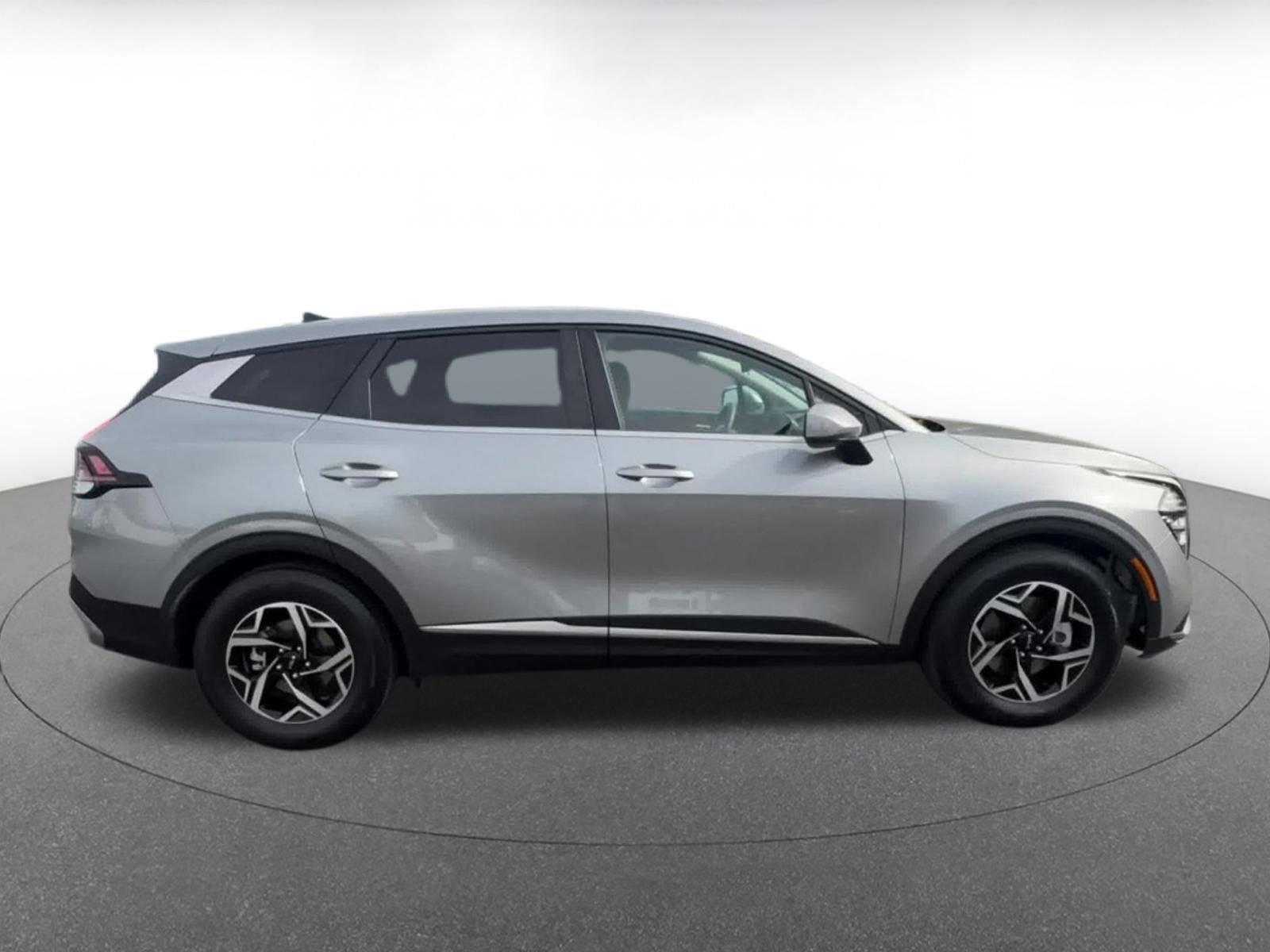 Used 2025 Kia Sportage LX image 16