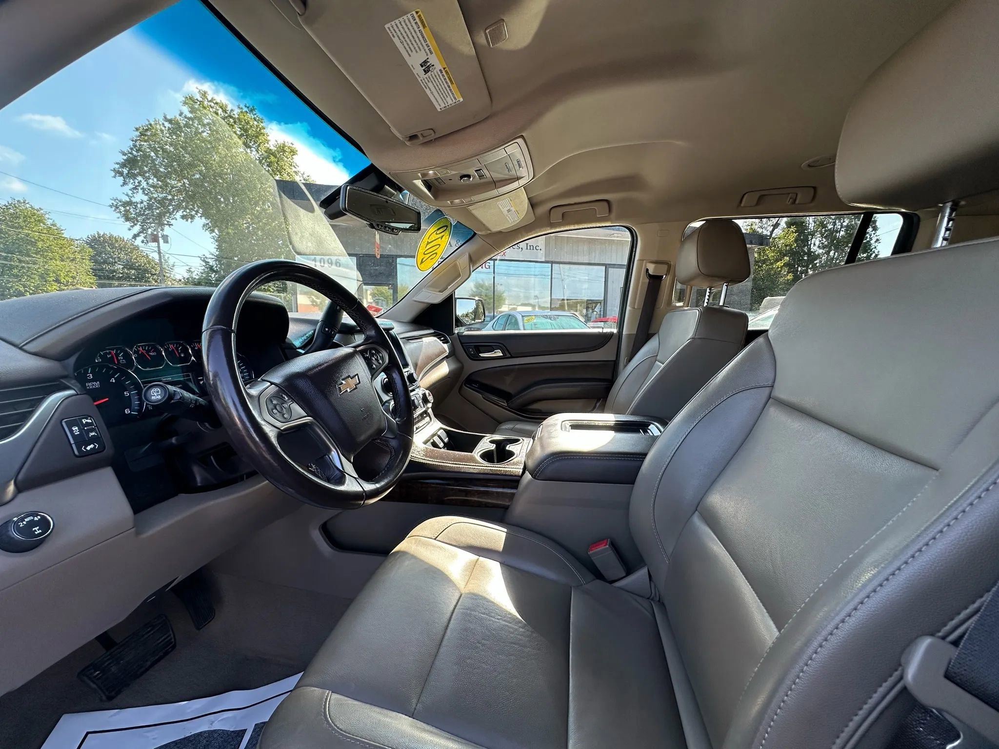 Used 2019 Chevrolet Suburban LT image 16