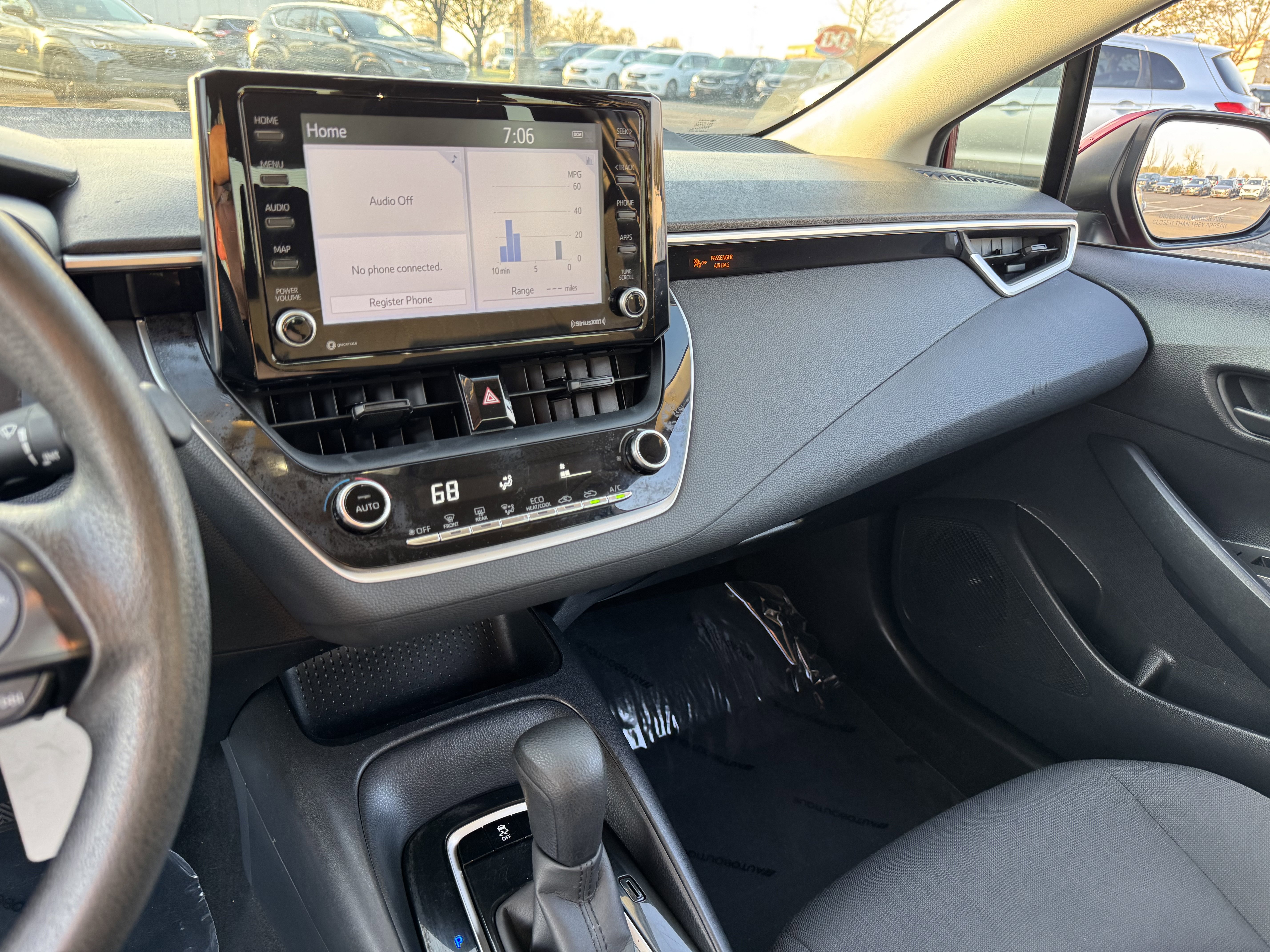 Used 2022 Toyota Corolla LE FWD image 19
