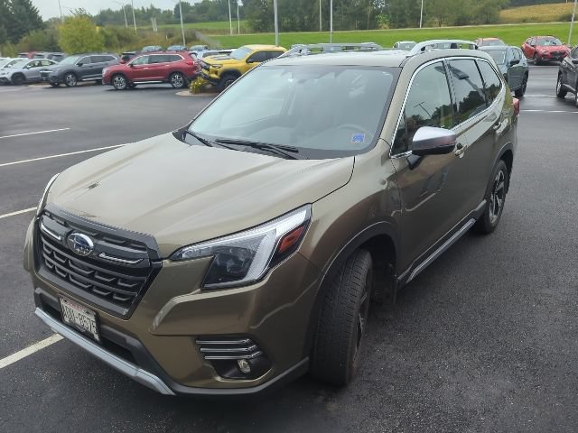 Used 2022 Subaru Forester Touring AWD/4WD image 2