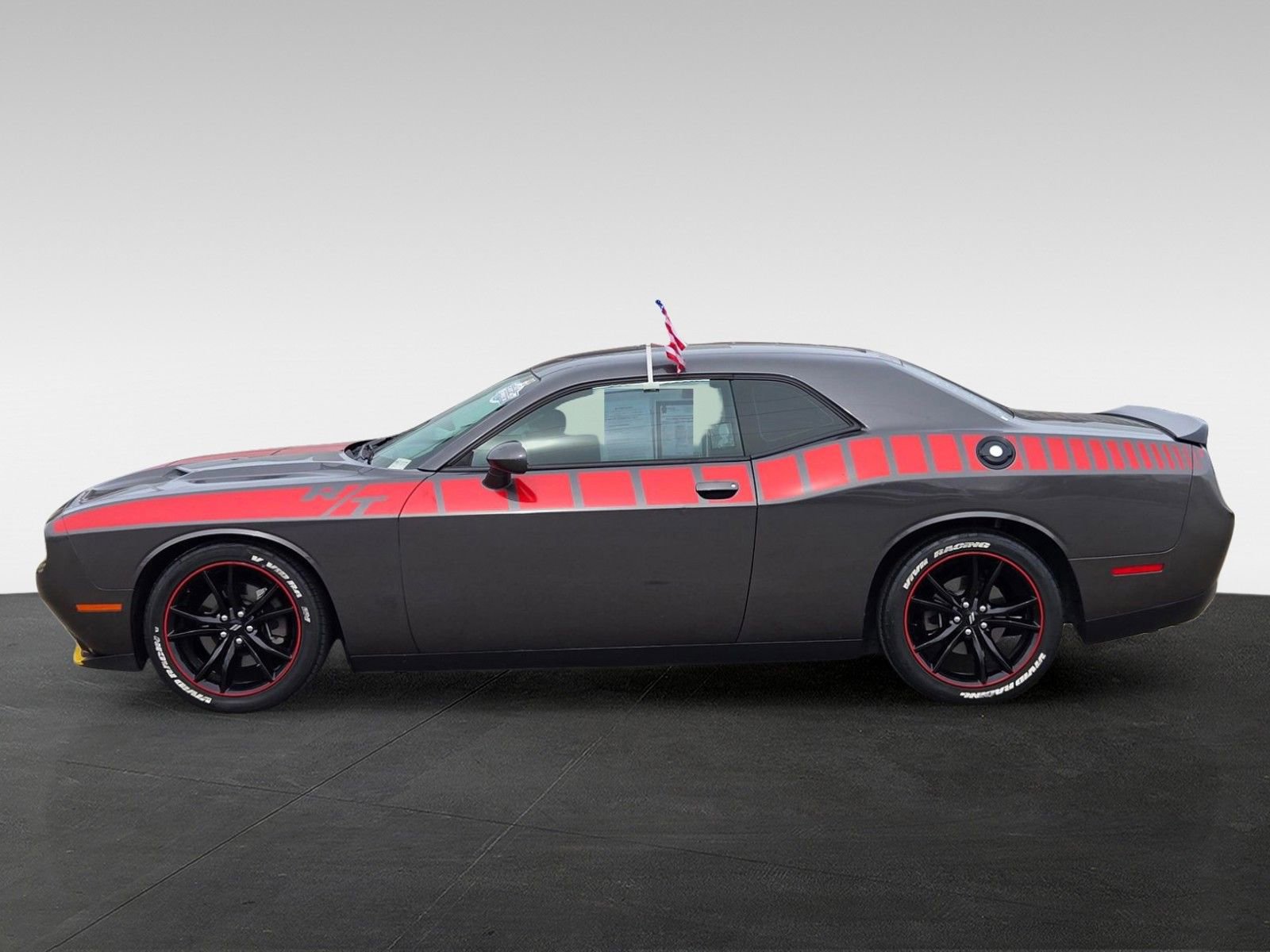 Used 2017 Dodge Challenger R/T w/ Blacktop Package image 7