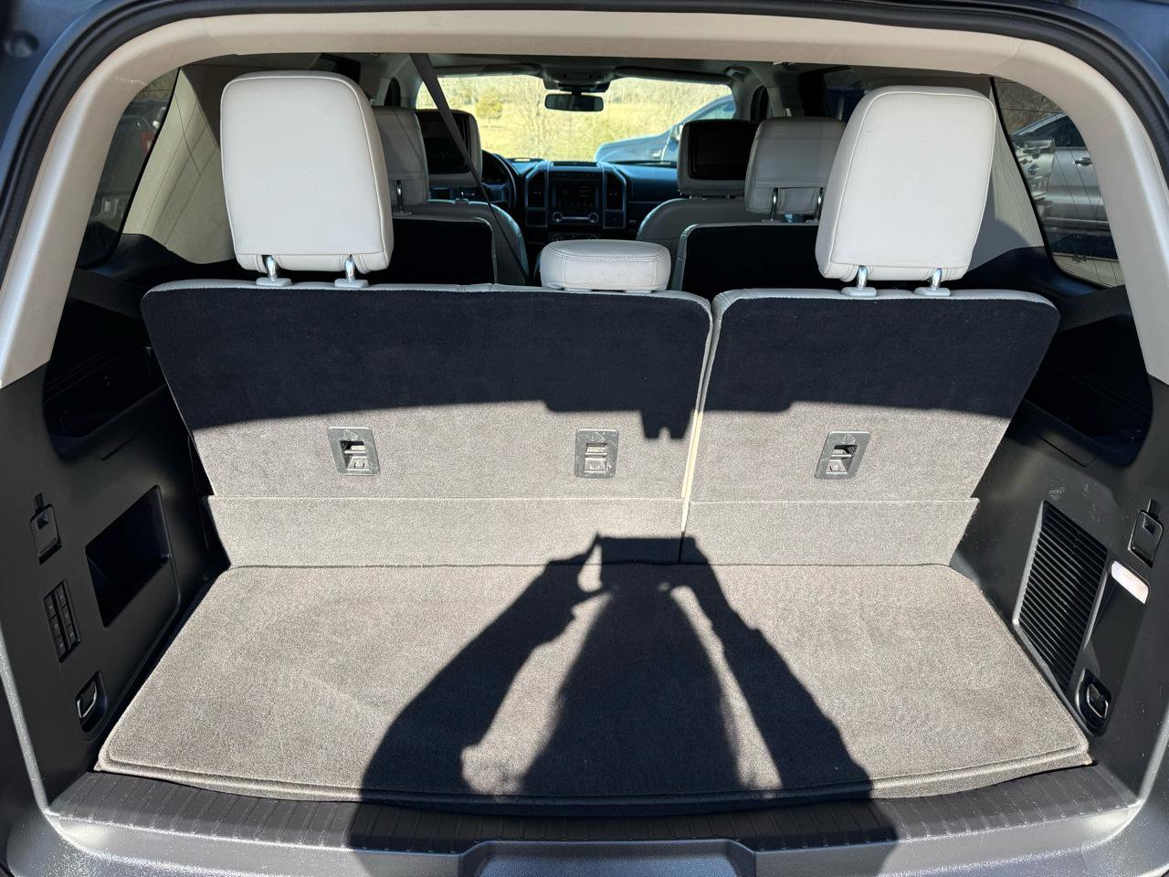 Used 2019 Ford Expedition Platinum image 20