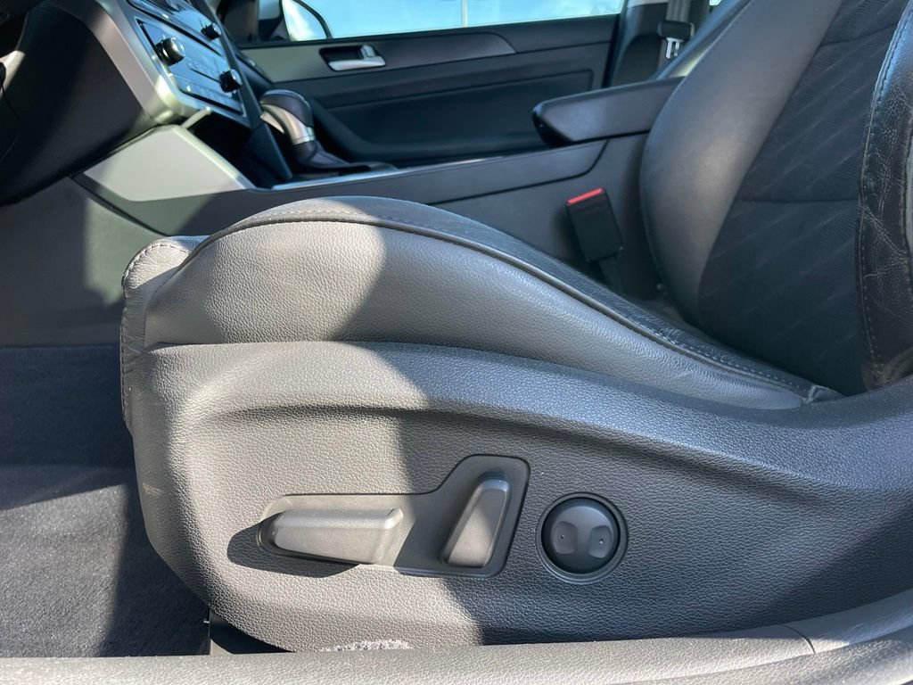 Used 2017 Hyundai Sonata Sport w/ Value Edition Package 02 FWD image 24
