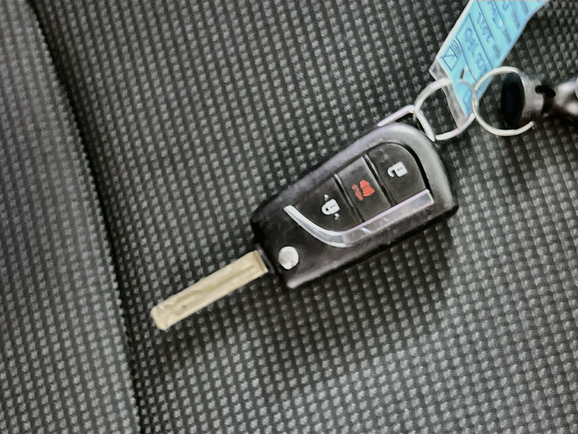 Used 2022 Toyota RAV4 LE FWD image 36