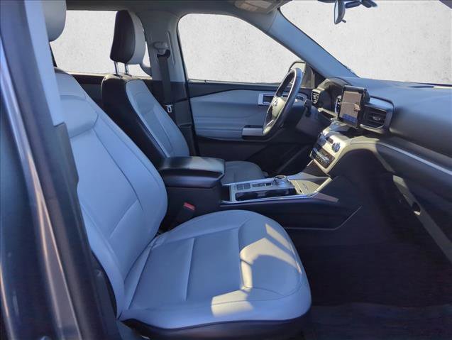 Certified 2021 Ford Explorer XLT w/ Equipment Group 202A image 14