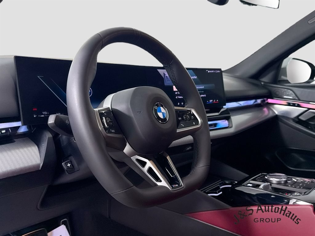 Used 2026 BMW 540i xDrive AWD/4WD image 9