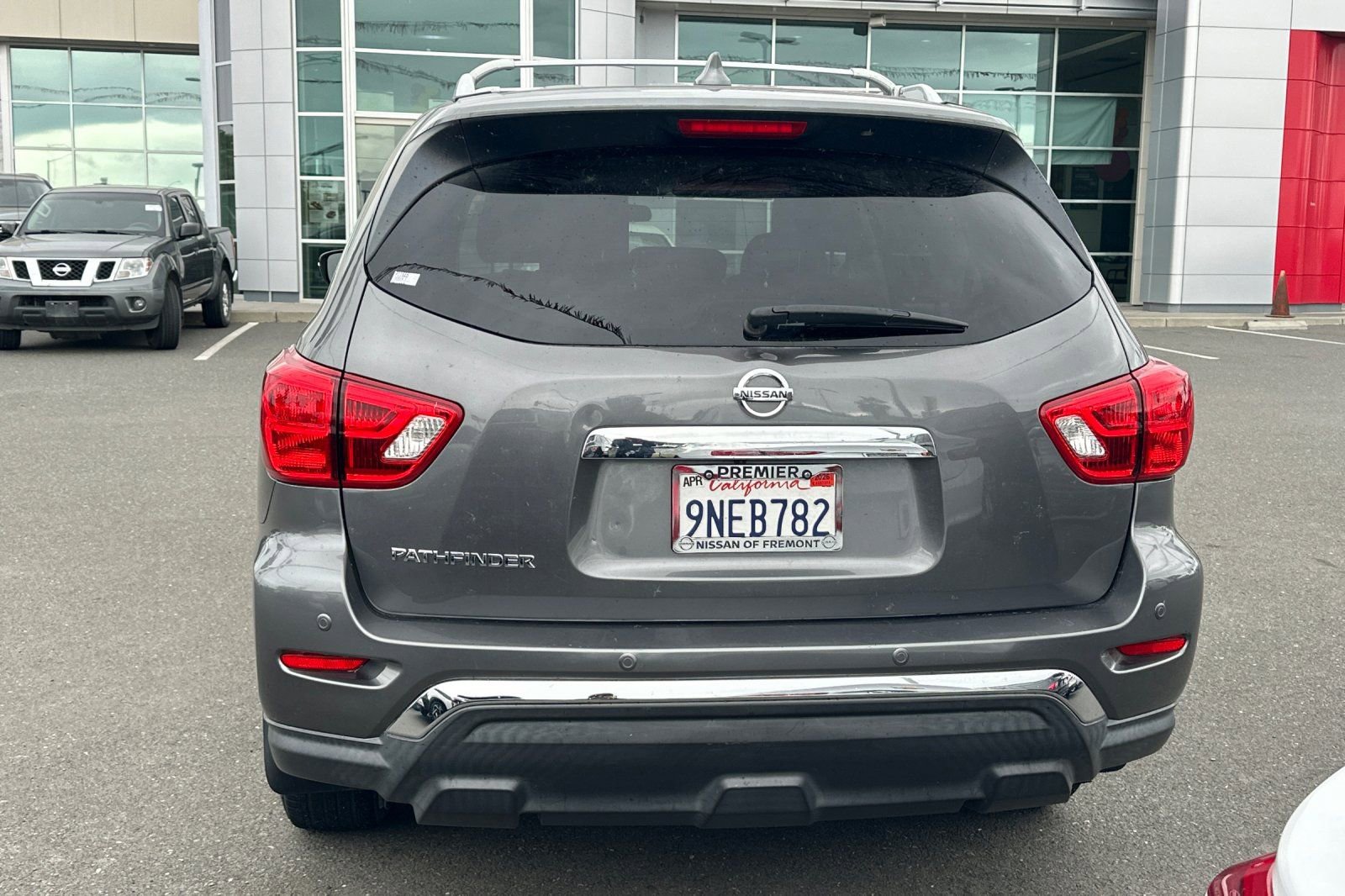 Used 2019 Nissan Pathfinder S FWD image 6