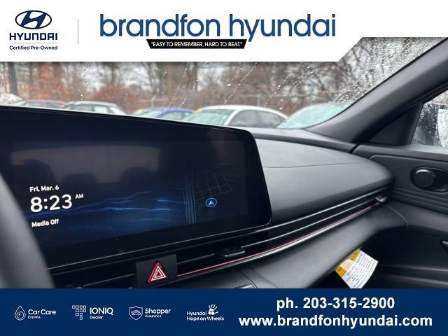 Certified 2025 Hyundai Elantra SEL FWD image 18