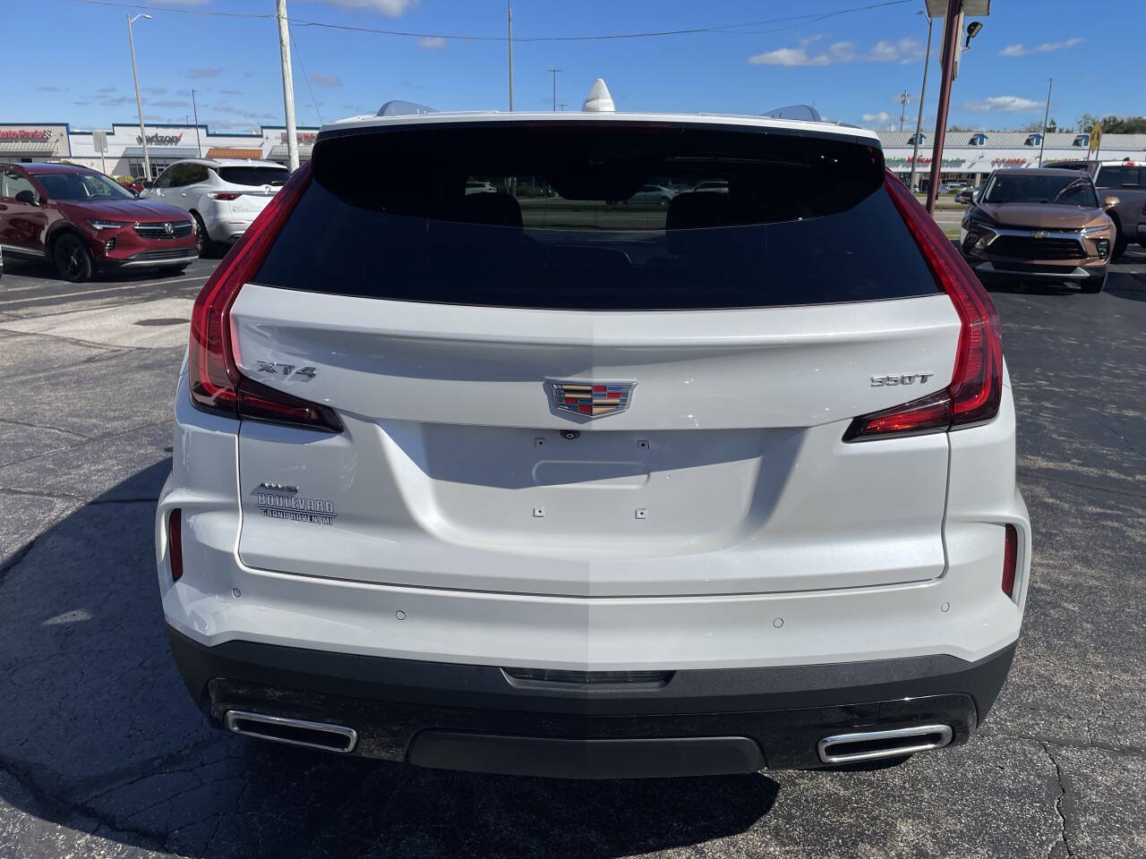 Used 2025 Cadillac XT4 Premium Luxury AWD/4WD image 7