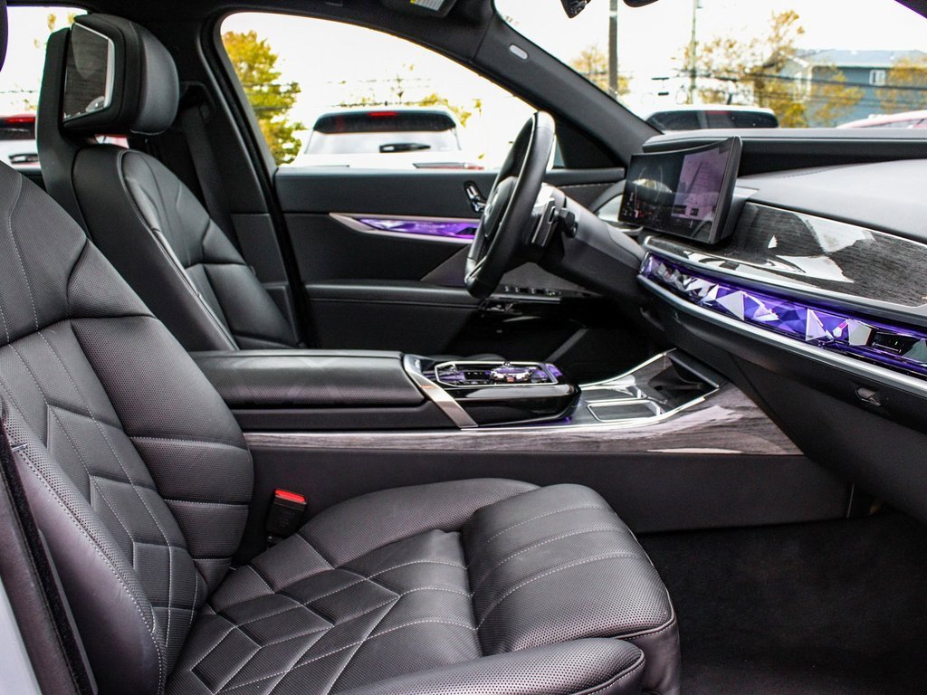 Used 2025 BMW 740i xDrive image 44