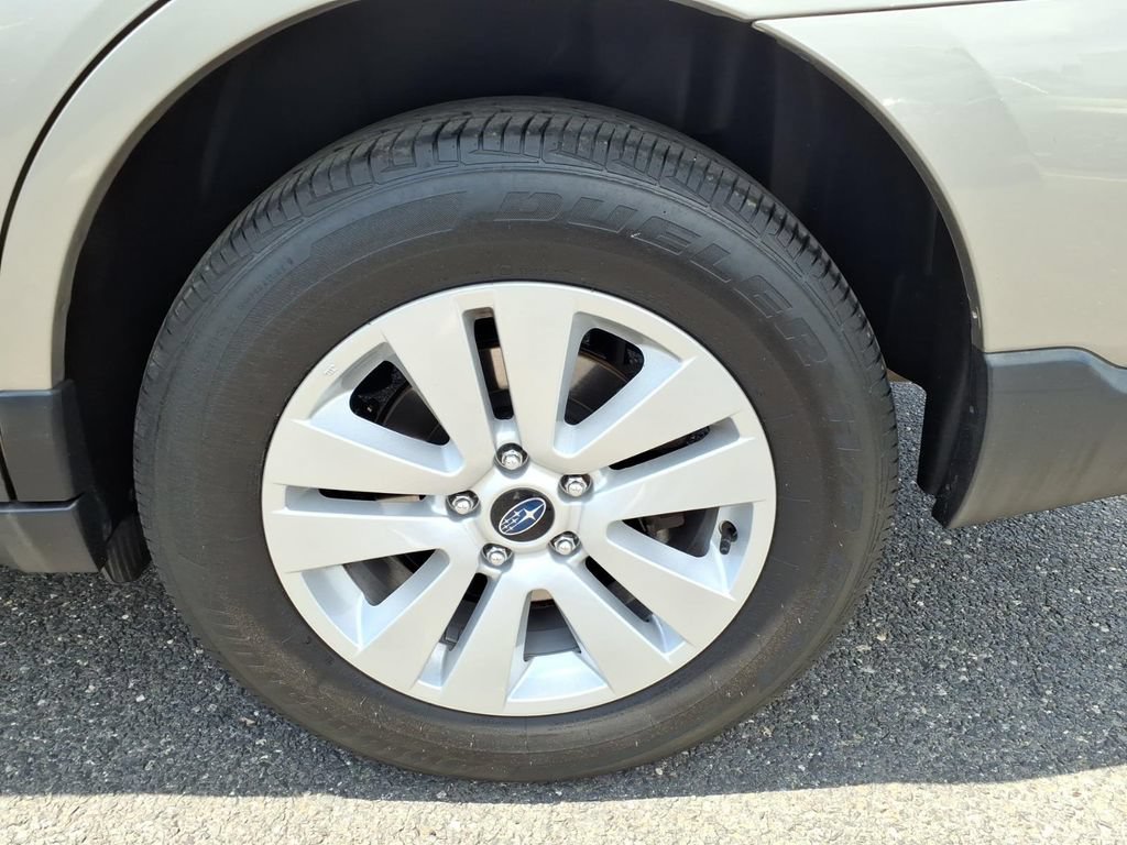Used 2019 Subaru Outback 2.5i Premium AWD/4WD image 17