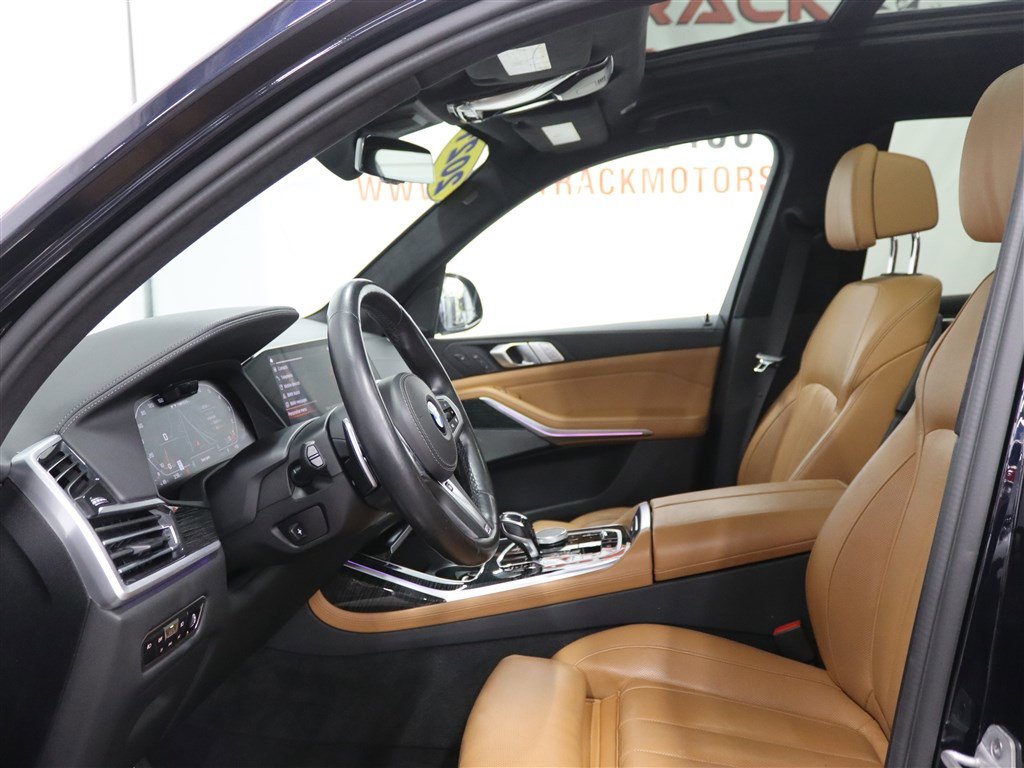 Used 2021 BMW X7 M50i image 10