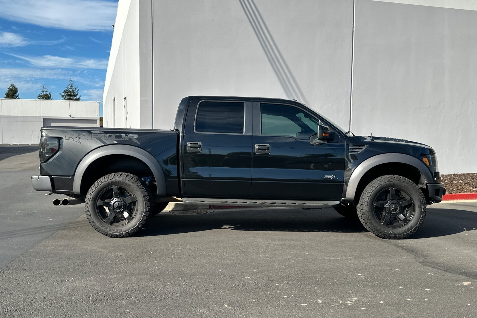 Used 2013 Ford F150 Raptor w/ Luxury Equipment Group AWD/4WD image 3
