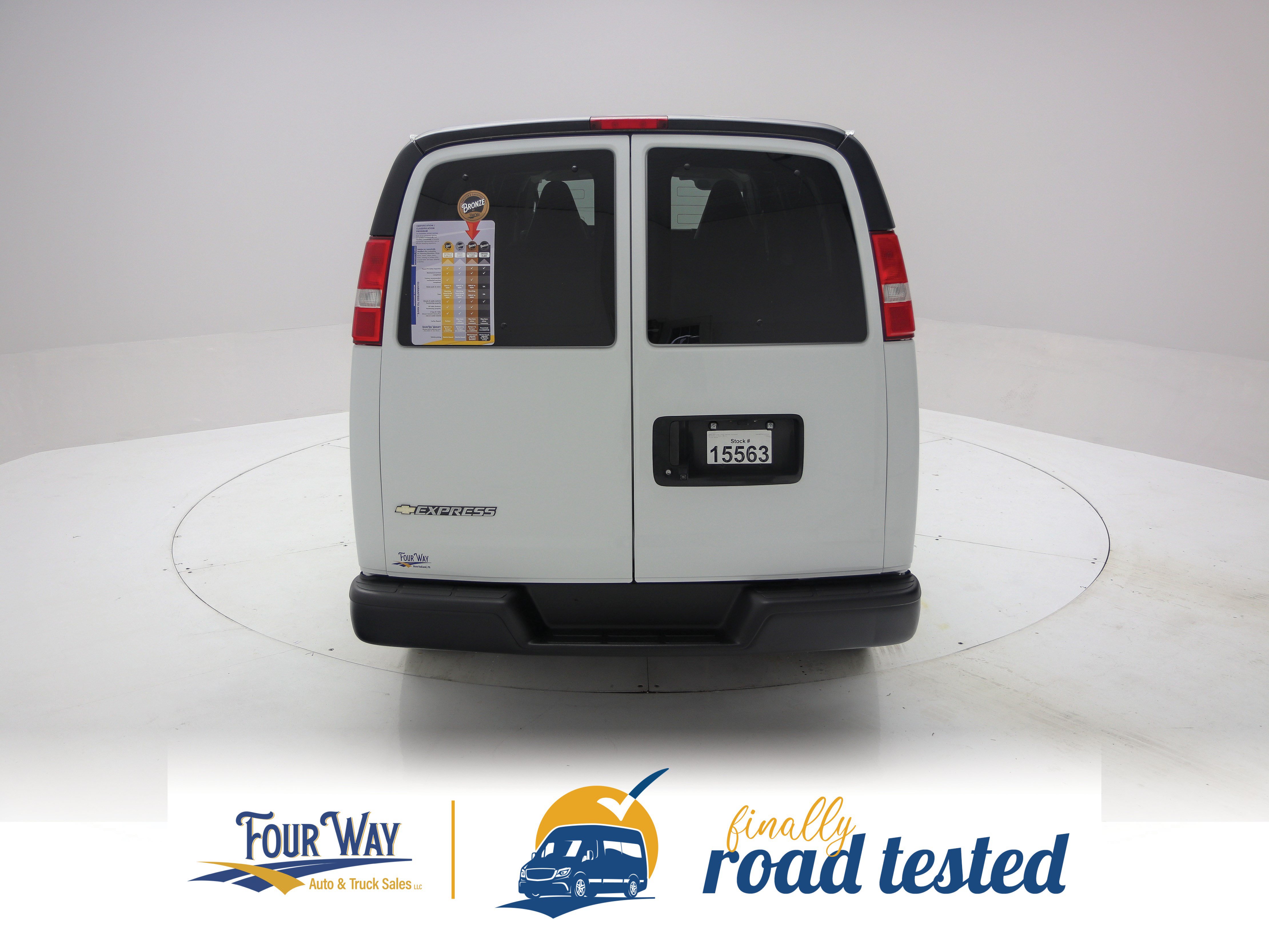 Used 2023 Chevrolet Express 3500 LS RWD image 5