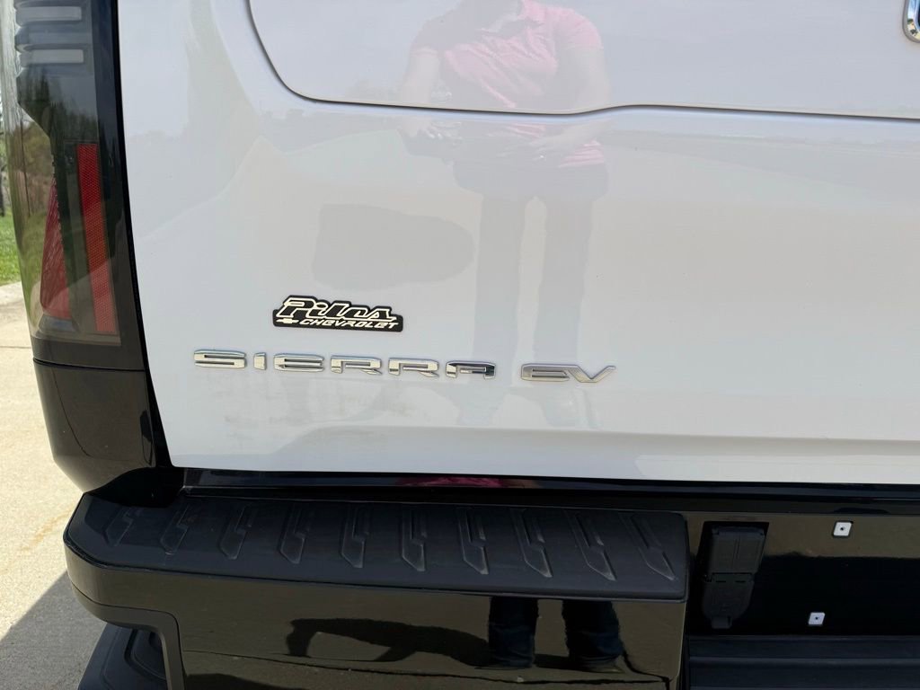 Used 2025 GMC Sierra EV Denali image 5