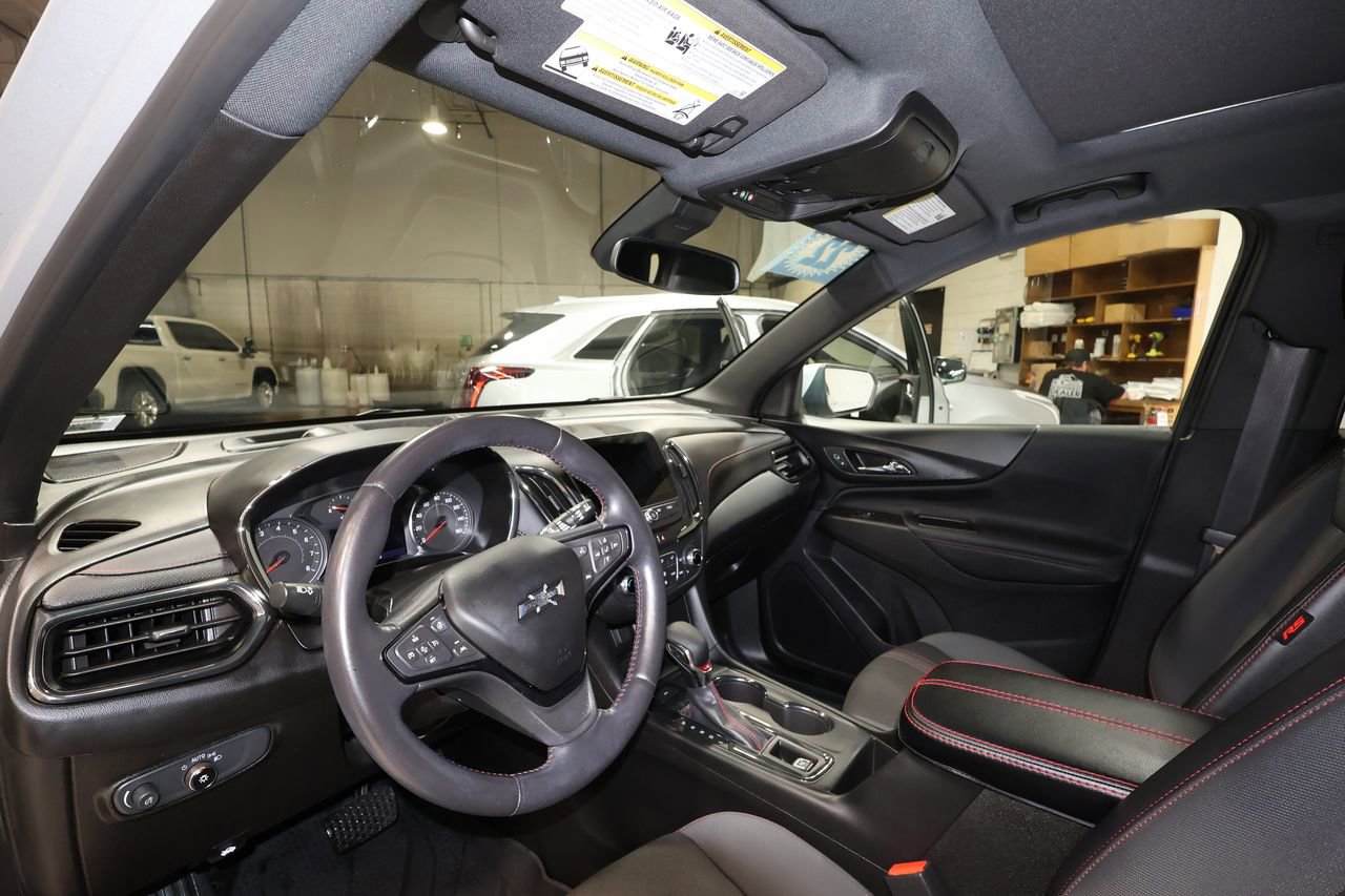 Used 2022 Chevrolet Equinox RS w/ Infotainment Package image 9