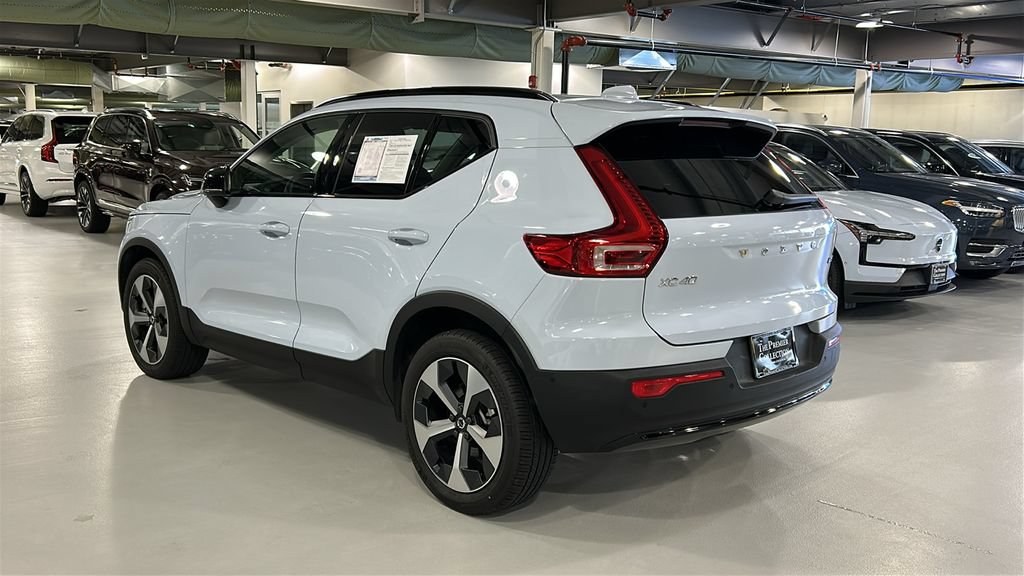 Certified 2026 Volvo XC40 B5 Plus AWD/4WD image 6