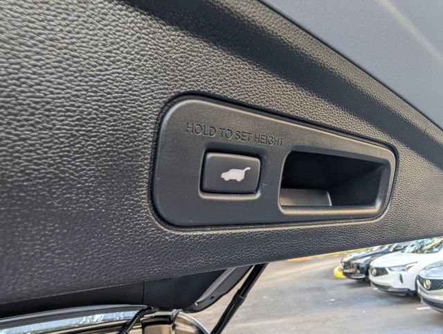 Certified 2025 Acura MDX w/ Technology Package image 15