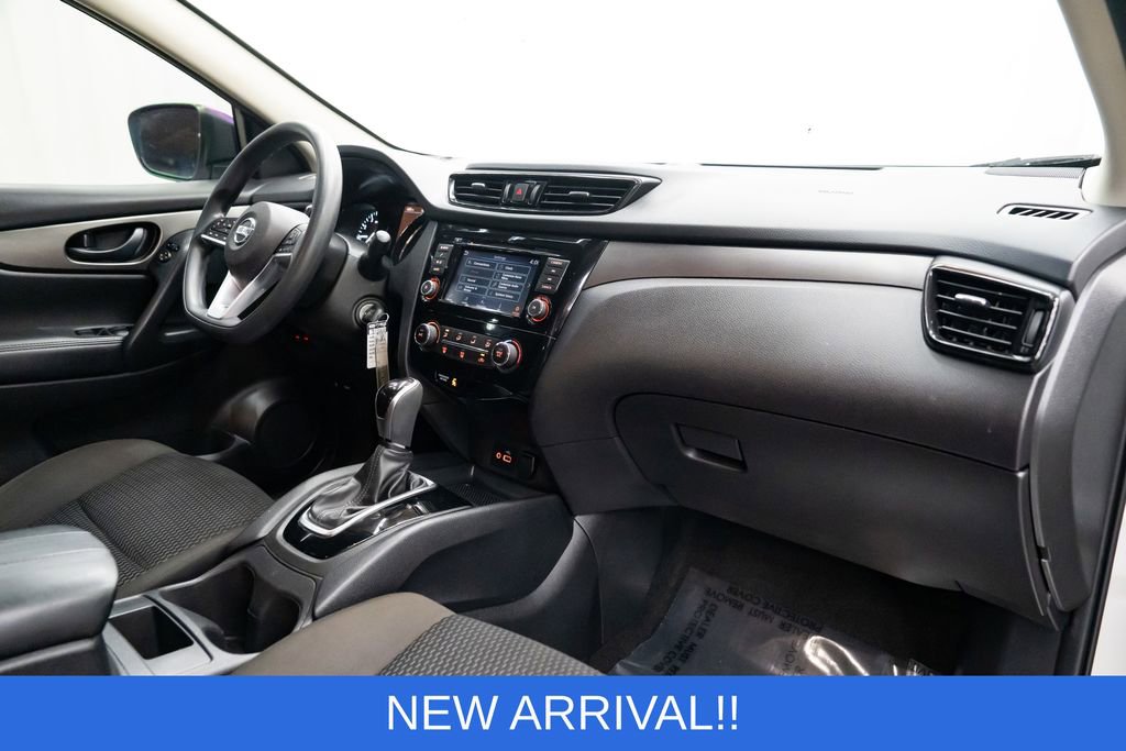 Used 2021 Nissan Rogue Sport S image 28