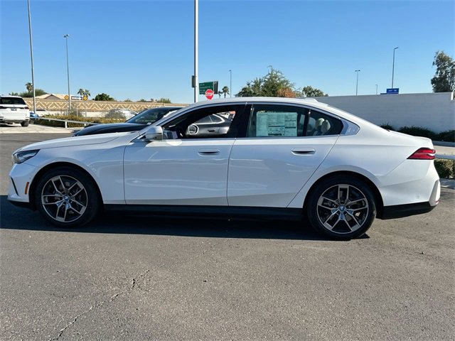 New 2025 BMW i5 eDrive40i w/ Premium Package image 9