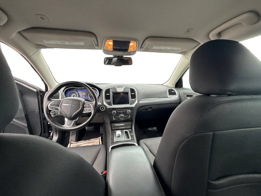 Used 2022 Chrysler 300 Touring AWD/4WD image 9
