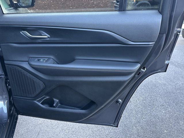 New 2025 Jeep Grand Cherokee L Altitude image 16