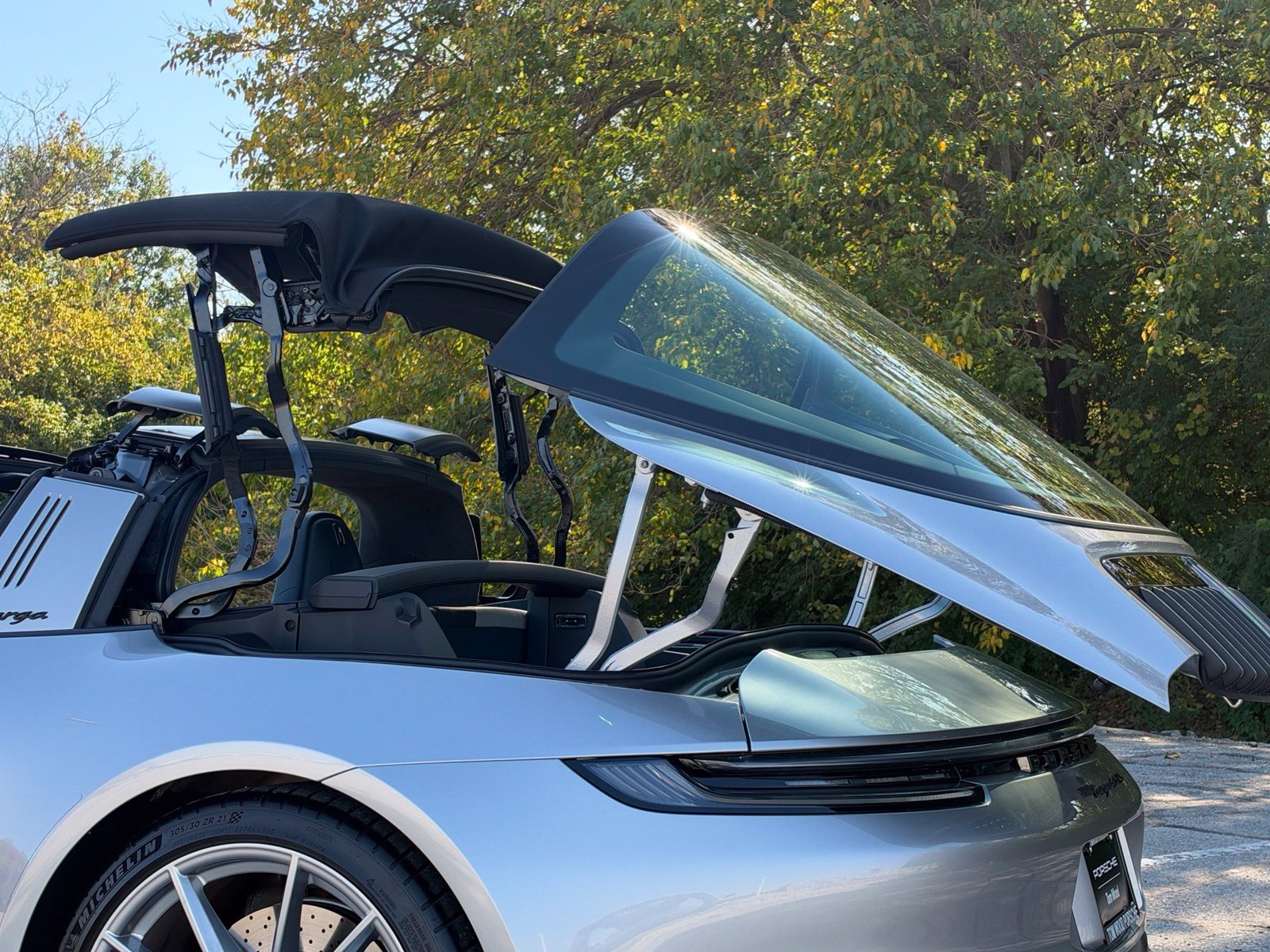 Certified 2024 Porsche 911 Targa 4 GTS AWD/4WD image 11