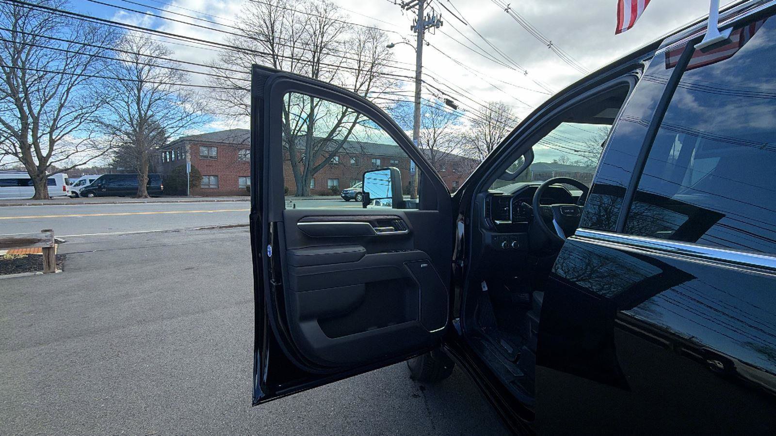 New 2026 GMC Sierra 2500 SLT w/ SLT Convenience Package image 12