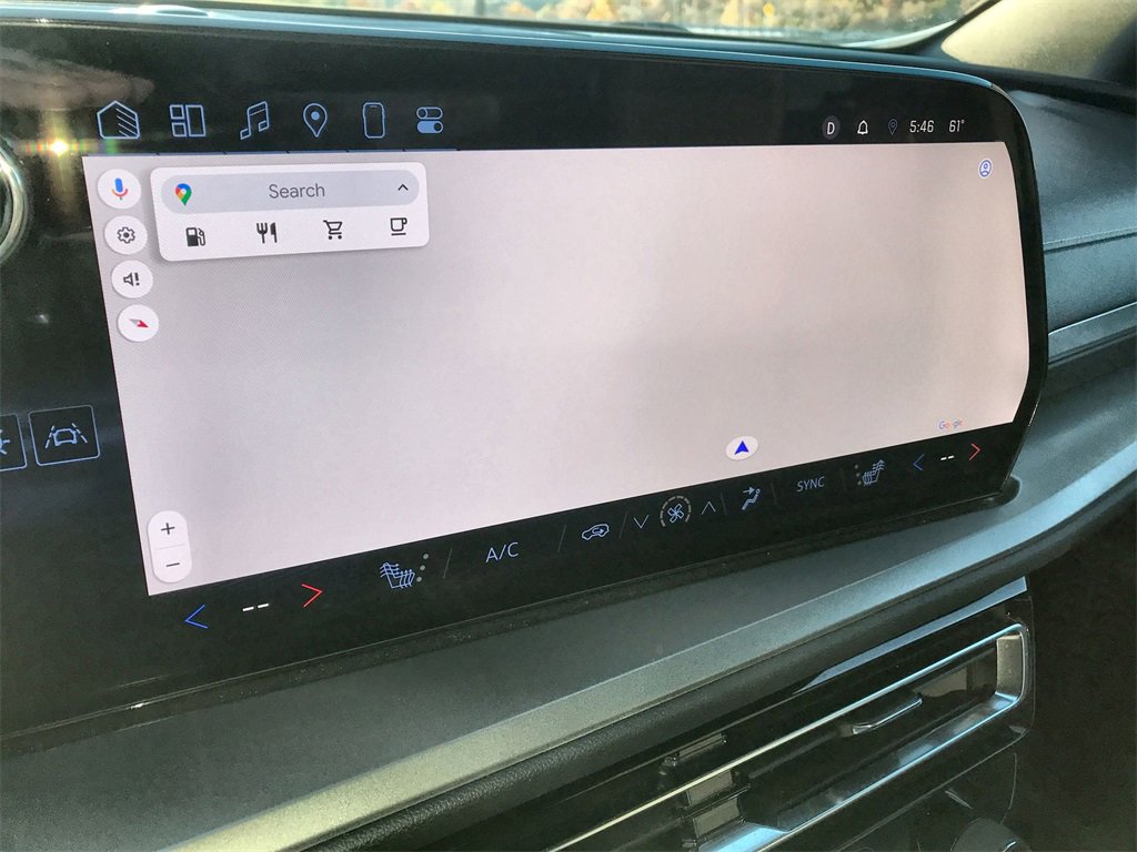 Used 2025 Chevrolet Traverse LT image 18