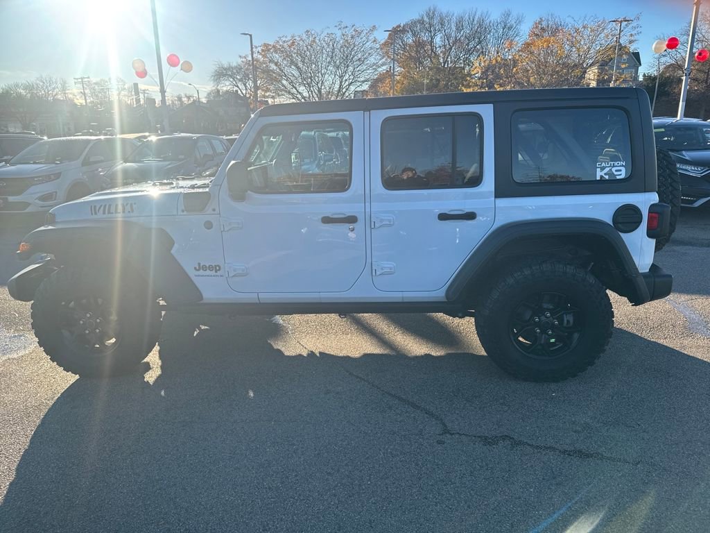 Used 2024 Jeep Wrangler Unlimited image 4