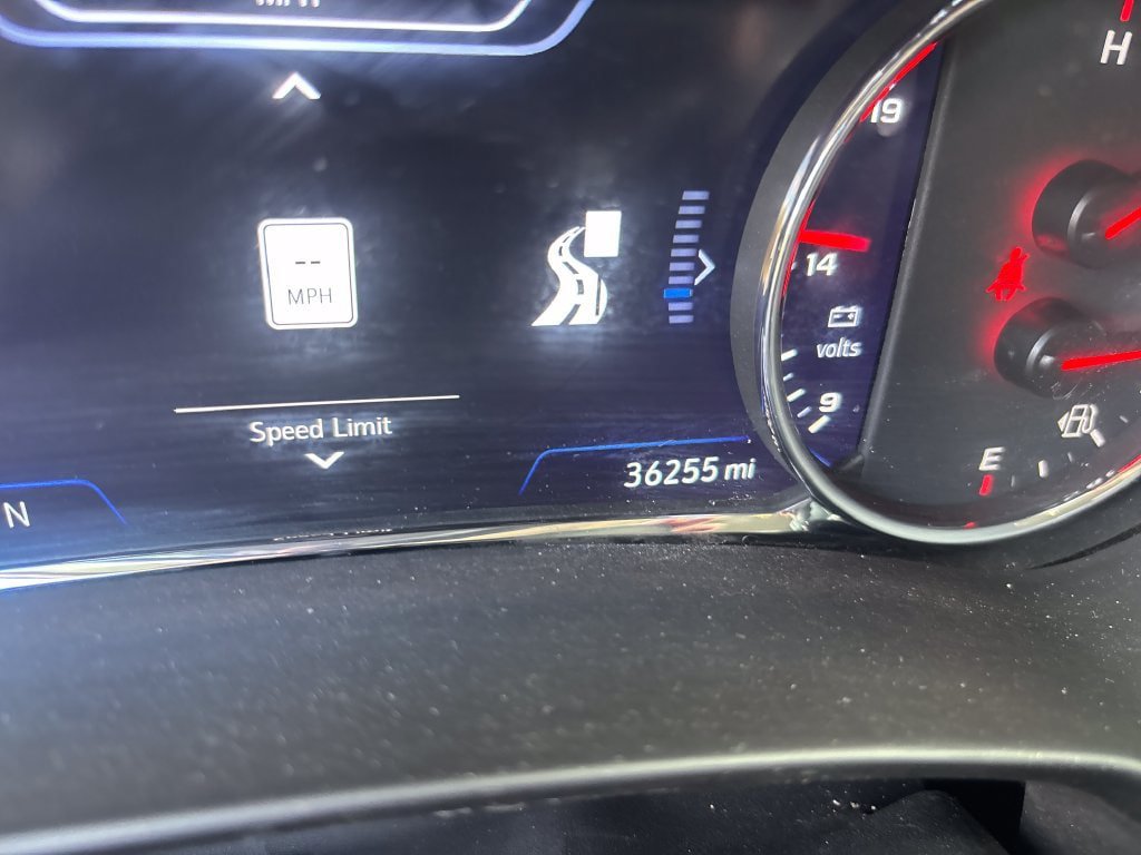 Used 2024 GMC Terrain Denali AWD/4WD image 17