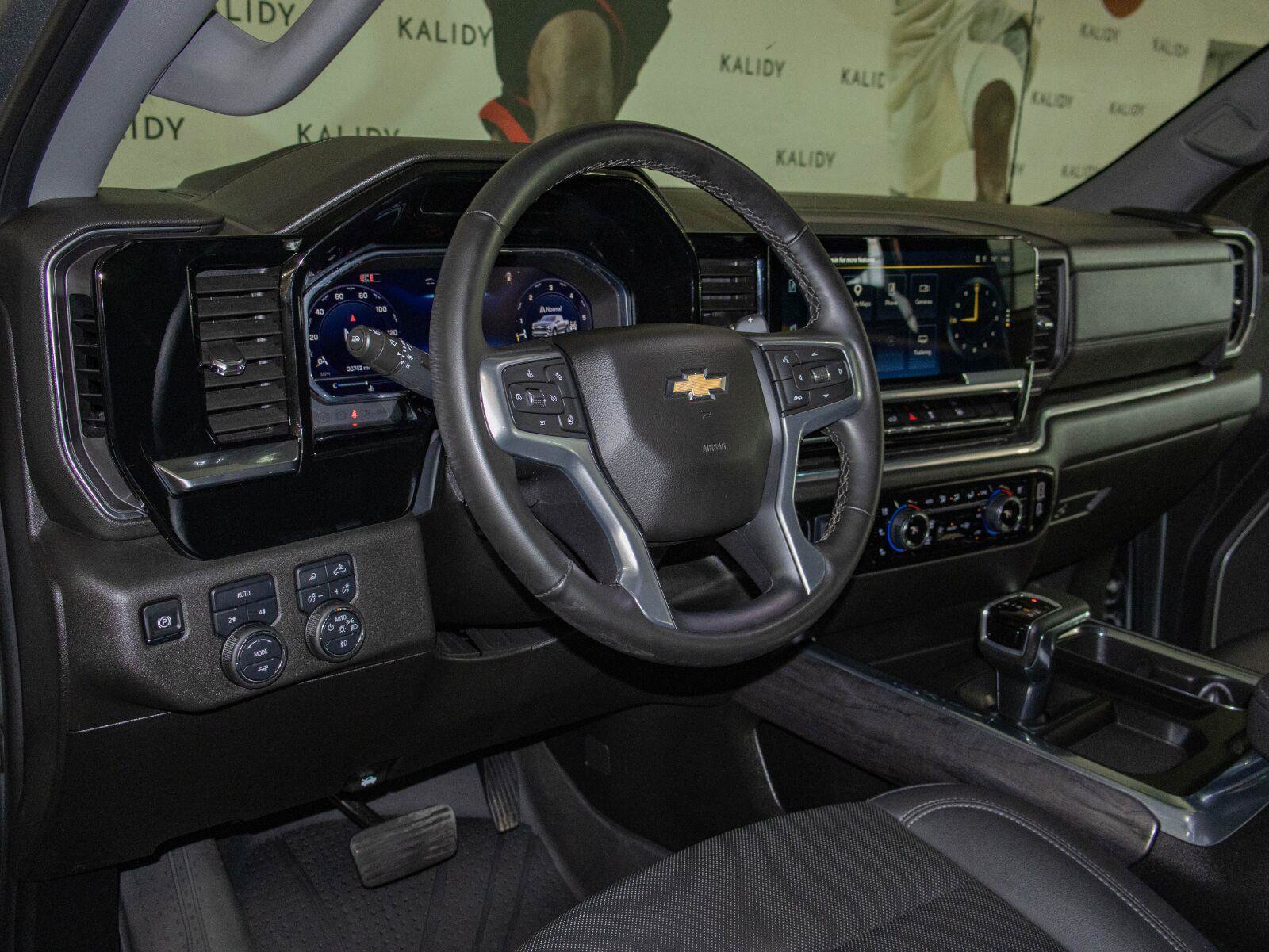 Used 2025 Chevrolet Silverado 1500 LTZ w/ LTZ Convenience Package II AWD/4WD image 5
