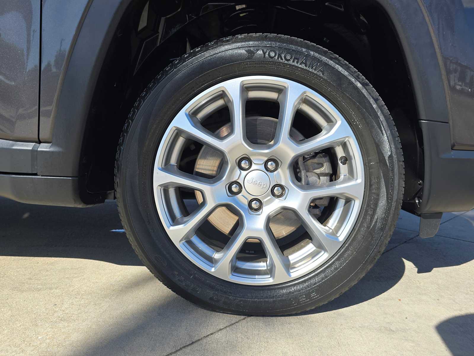 Used 2023 Jeep Compass Latitude w/ Sun and Sound Group image 9